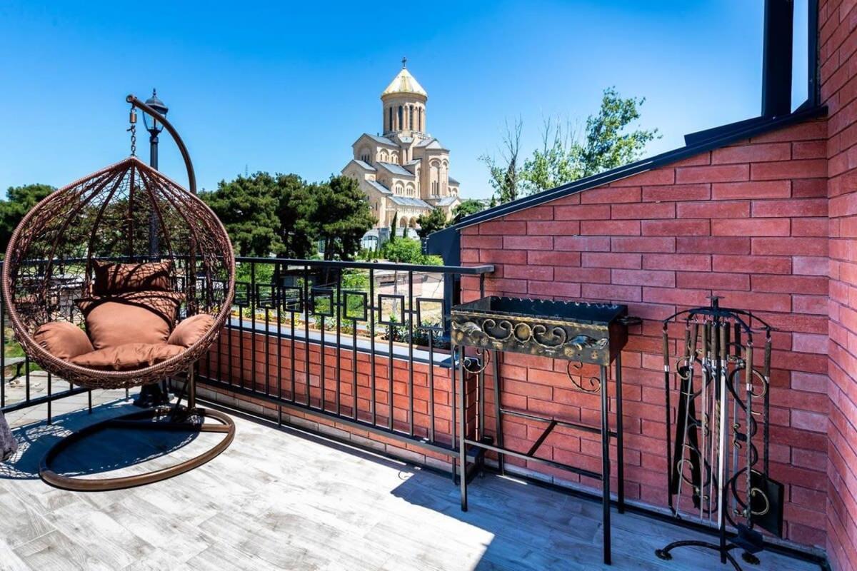 3Br Apt W Huge Terrace & Magnificent Views Тбилиси Екстериор снимка